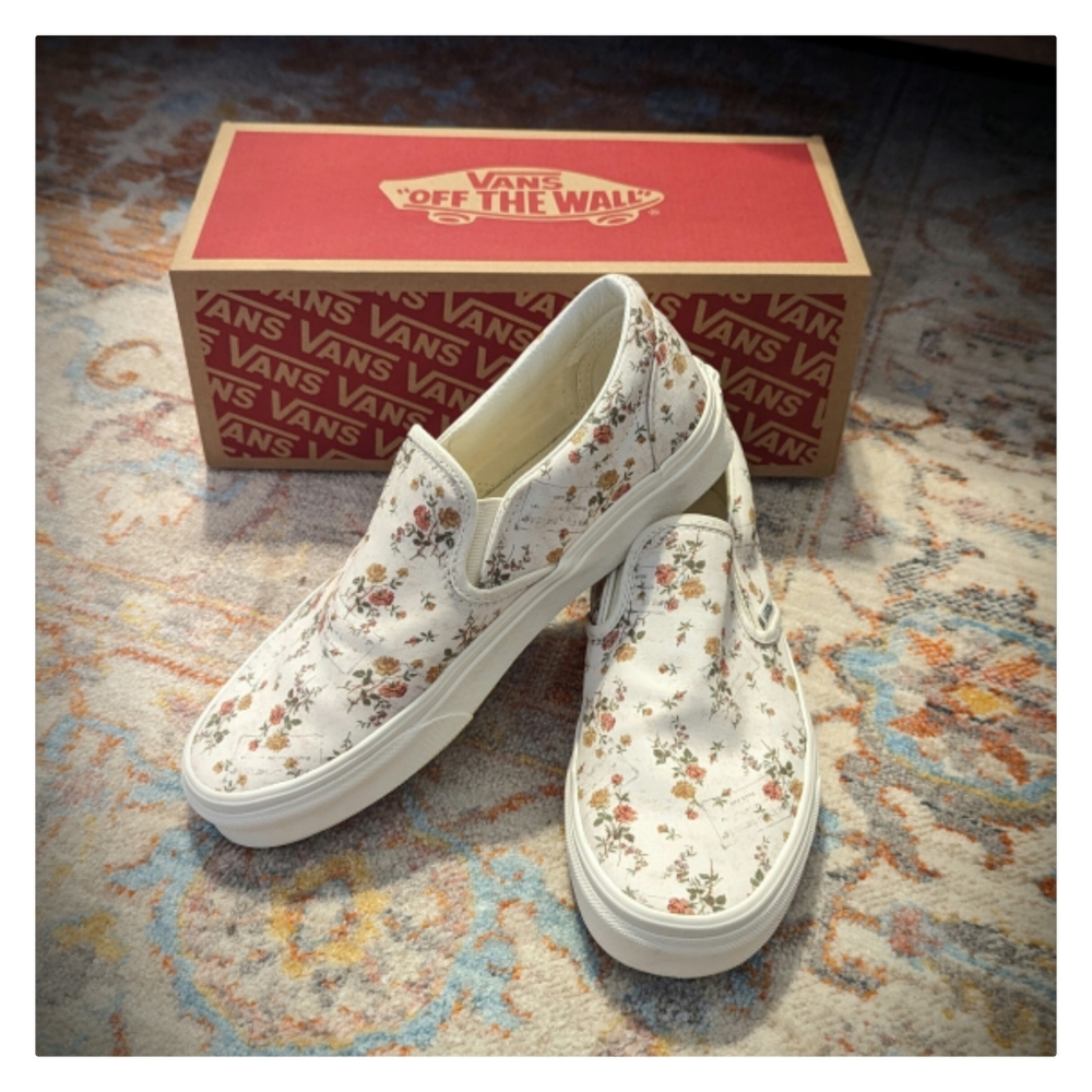 Classic Slip On Vans in Vintage Floral / Marshmallow